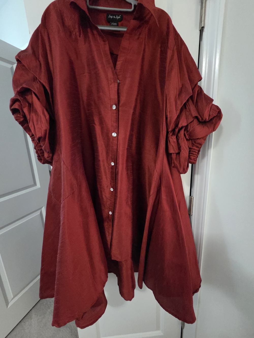 Women’s High-Low Button-Front Swing Dress in Deep Red - Picture 7 of 8
